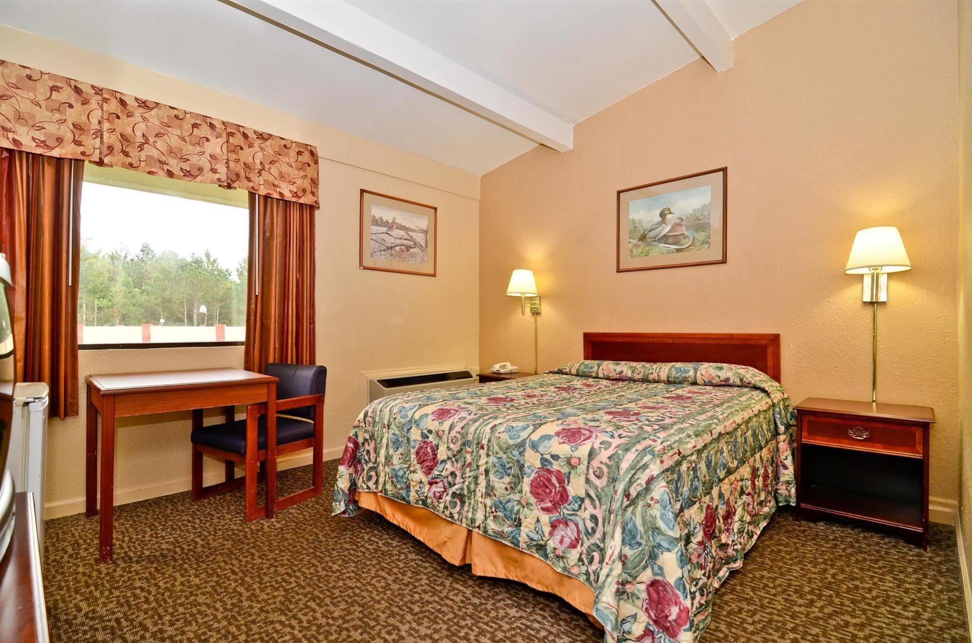 Americas Best Value Inn Smithfield Cameră foto